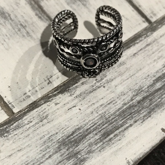 Silver Ring - Picture 2 of 6